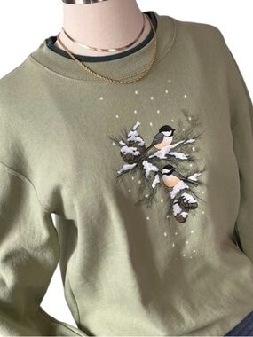 Vintage 90s chickadees in snow graphic crewneck sweatshirt green S